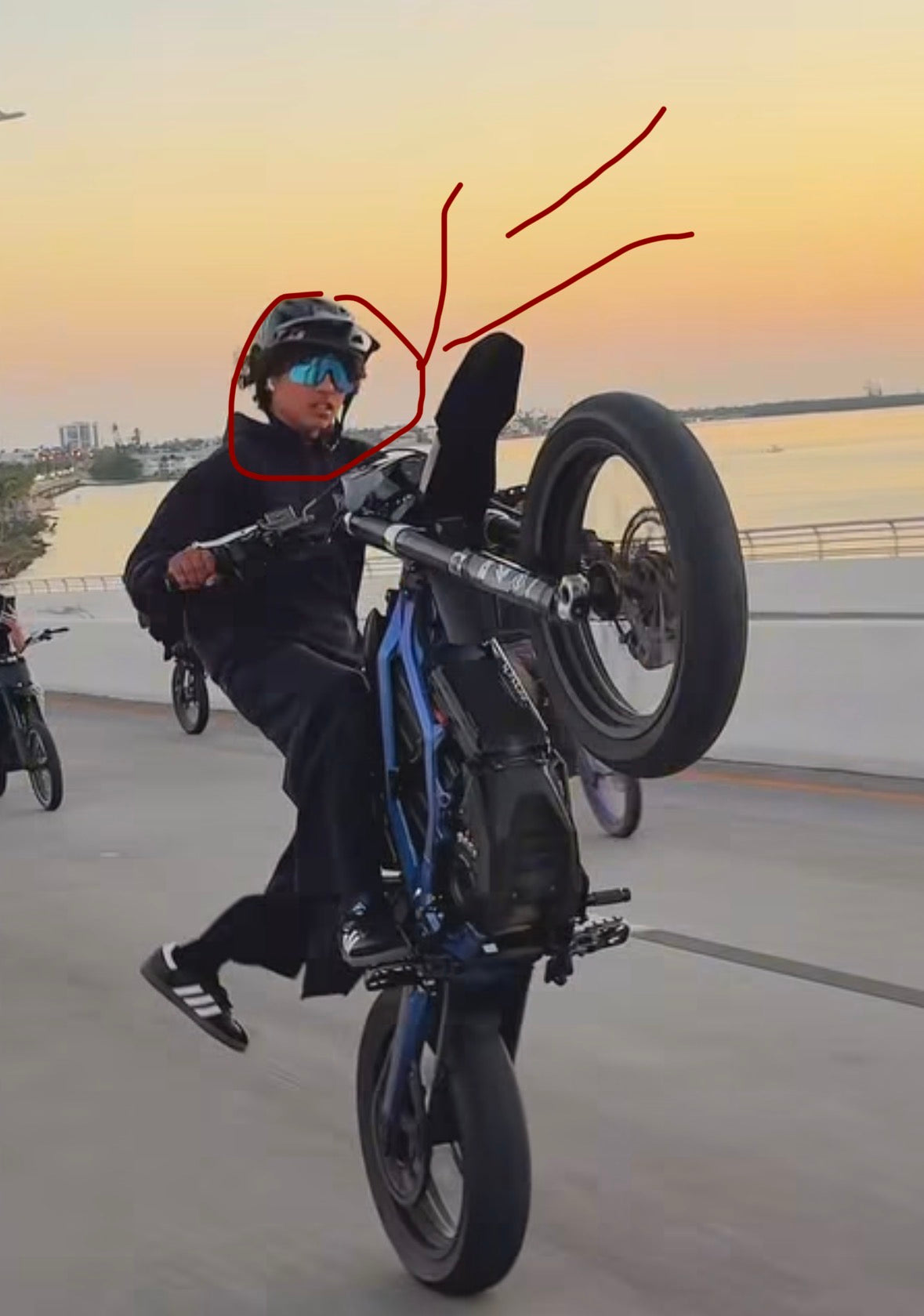 E-bike style glasses for riding